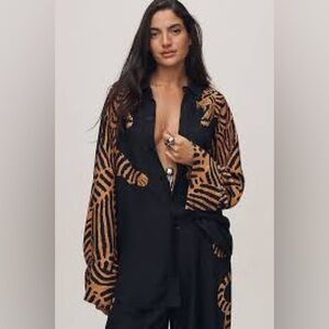 FARM Rio Black Tiger long-sleeve shirt in 100% rayon size small